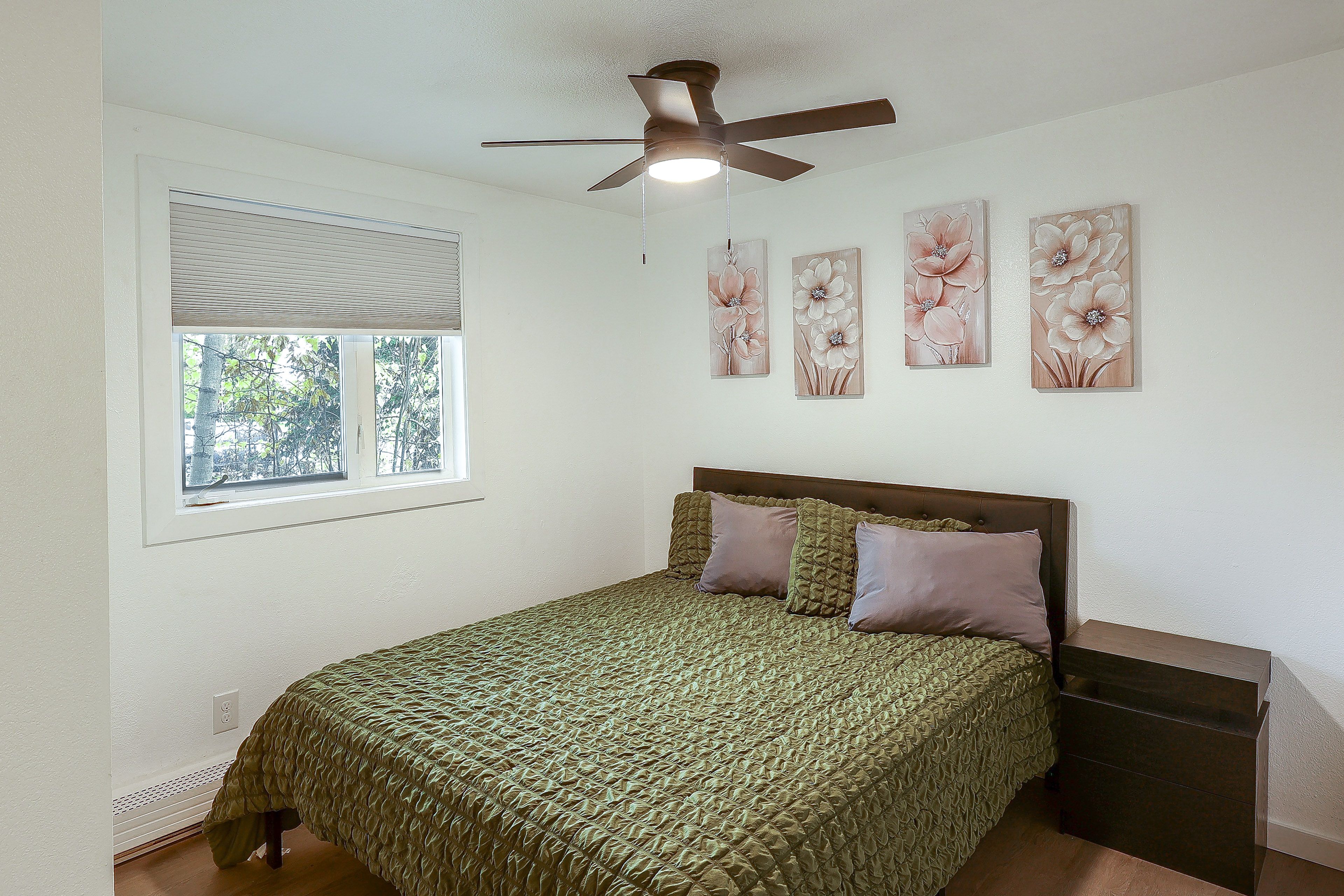 Bedroom 2 | Queen Bed