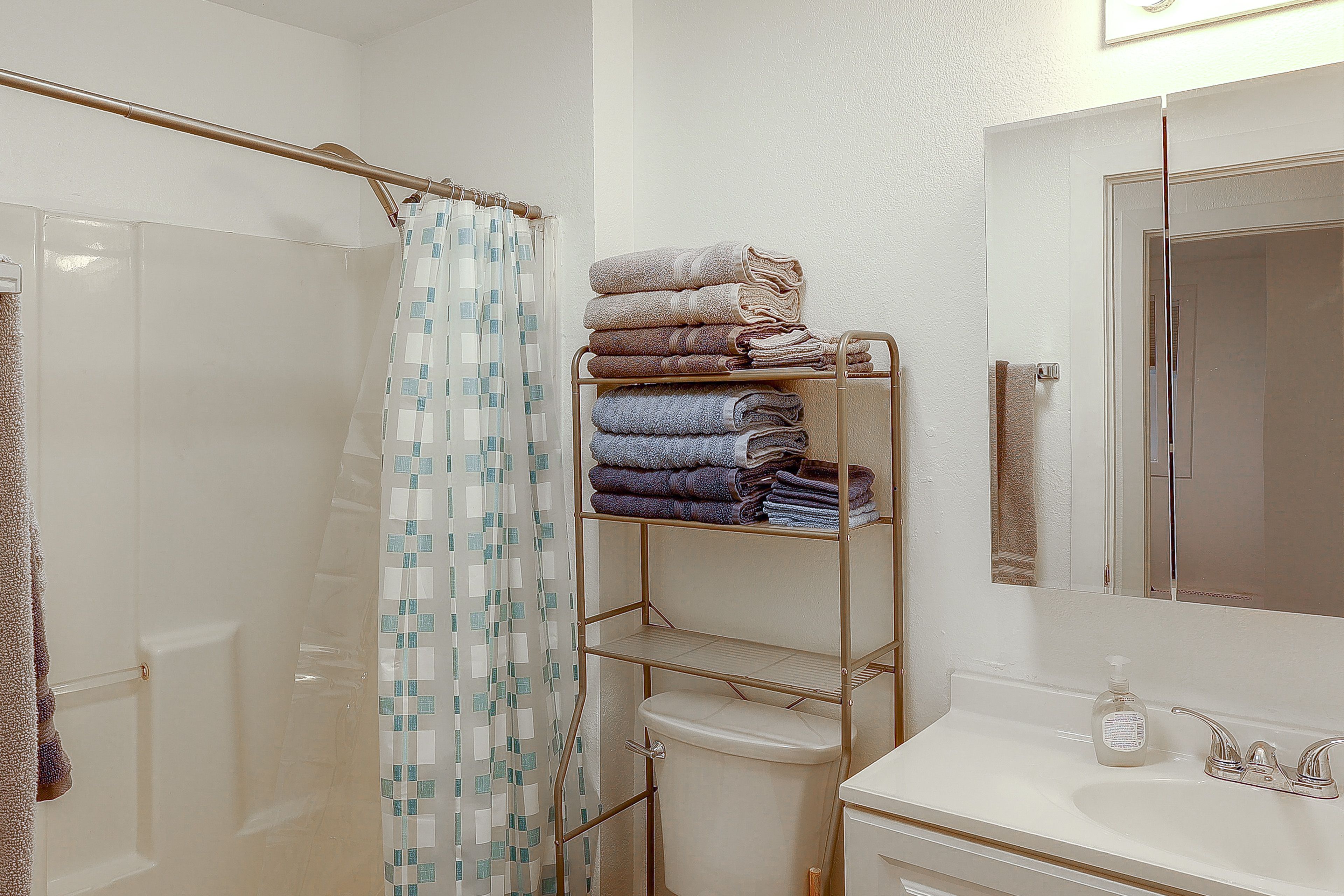 Full Bathroom