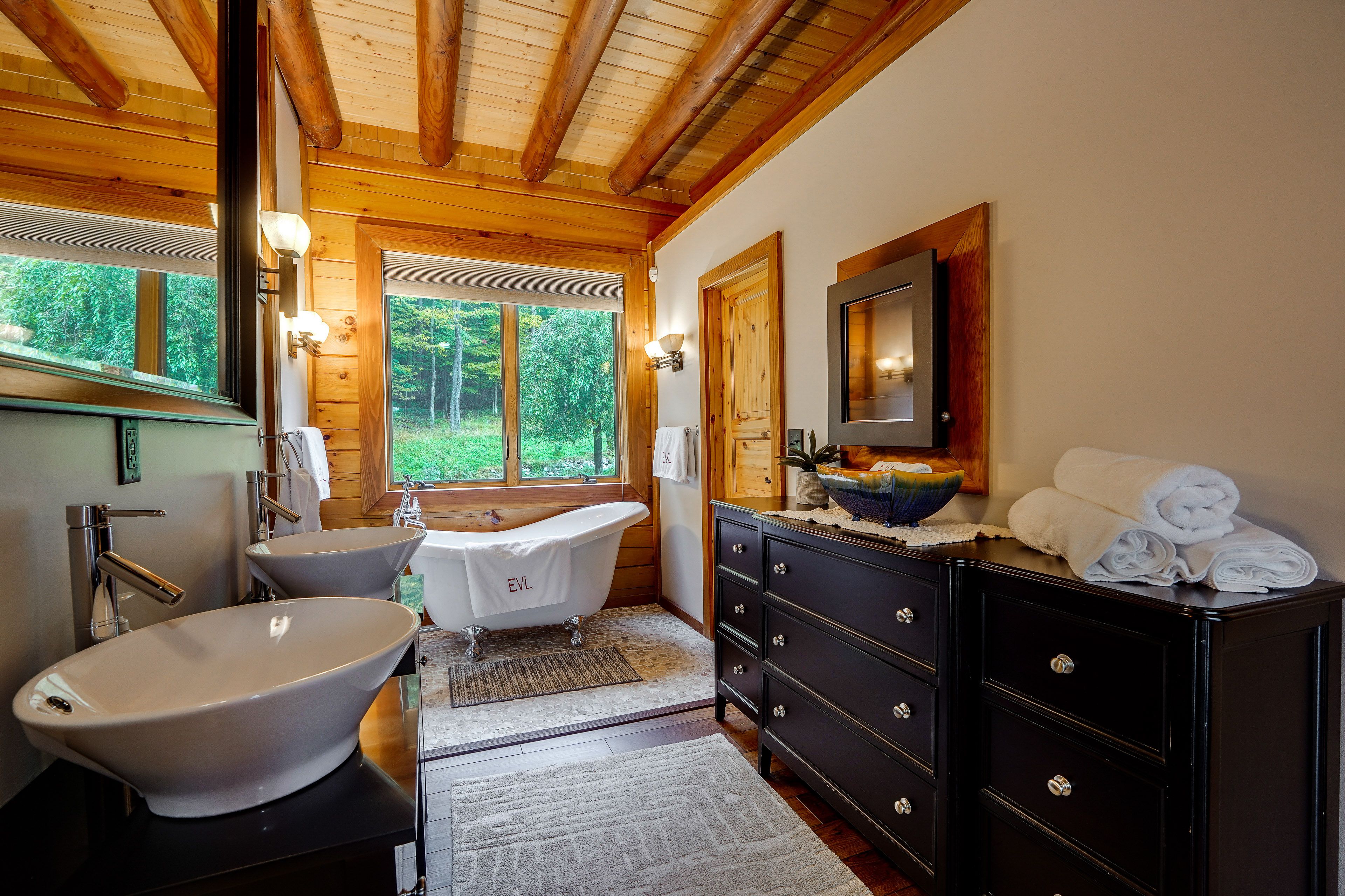 Full Bathroom | 1st Floor