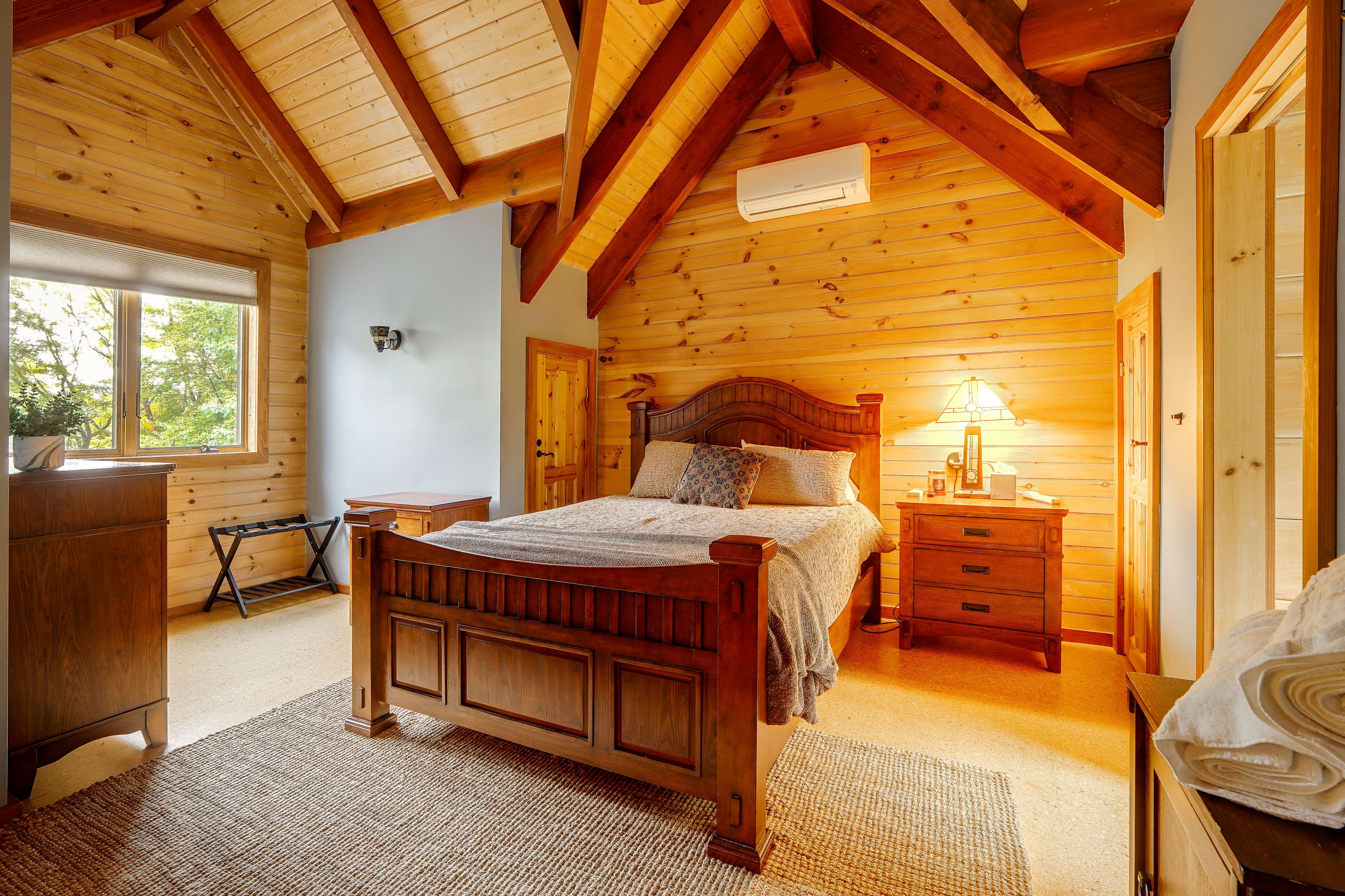 Bedroom 3 | Queen Bed | 2nd Floor