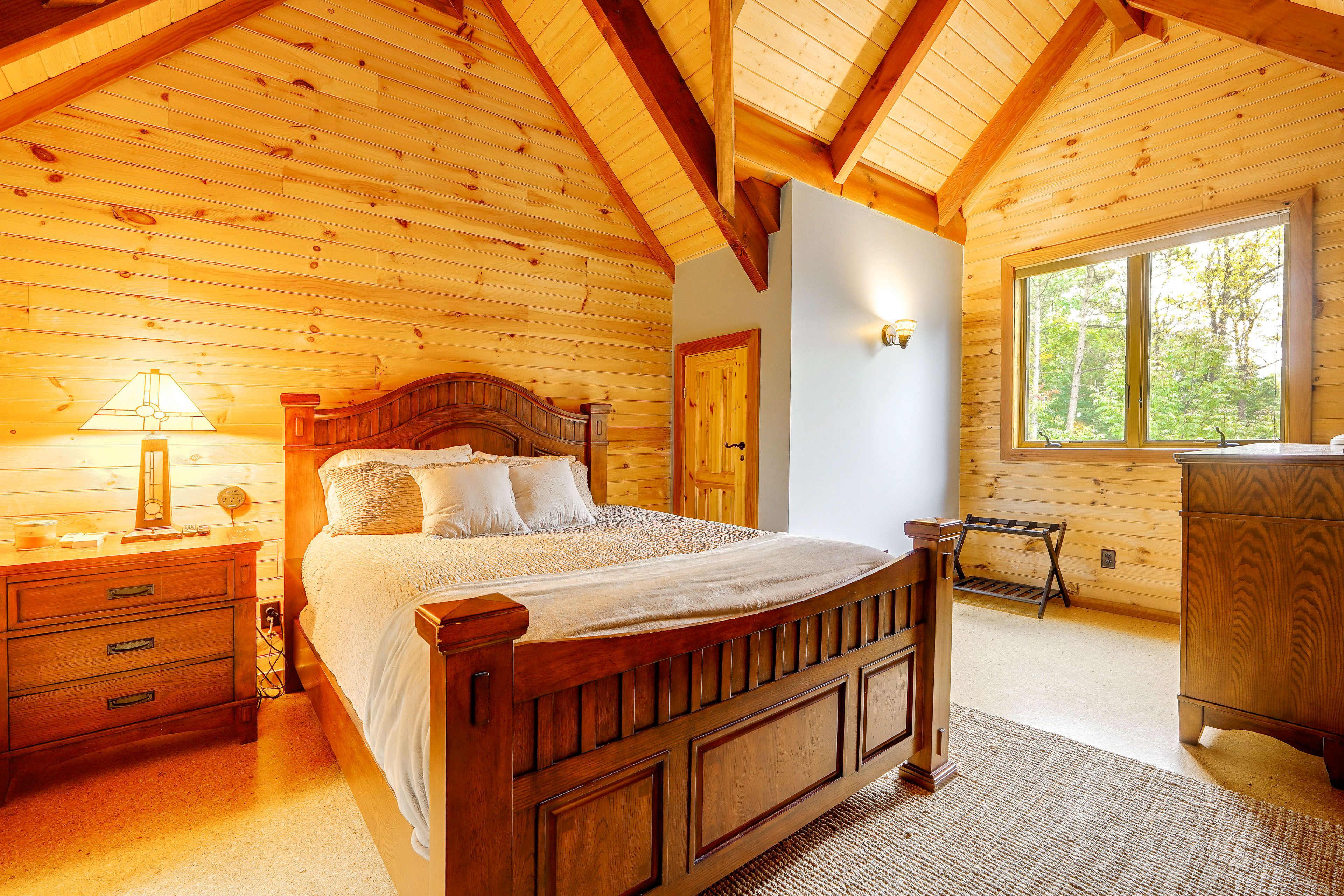 Bedroom 2 | King Bed | 2nd Floor