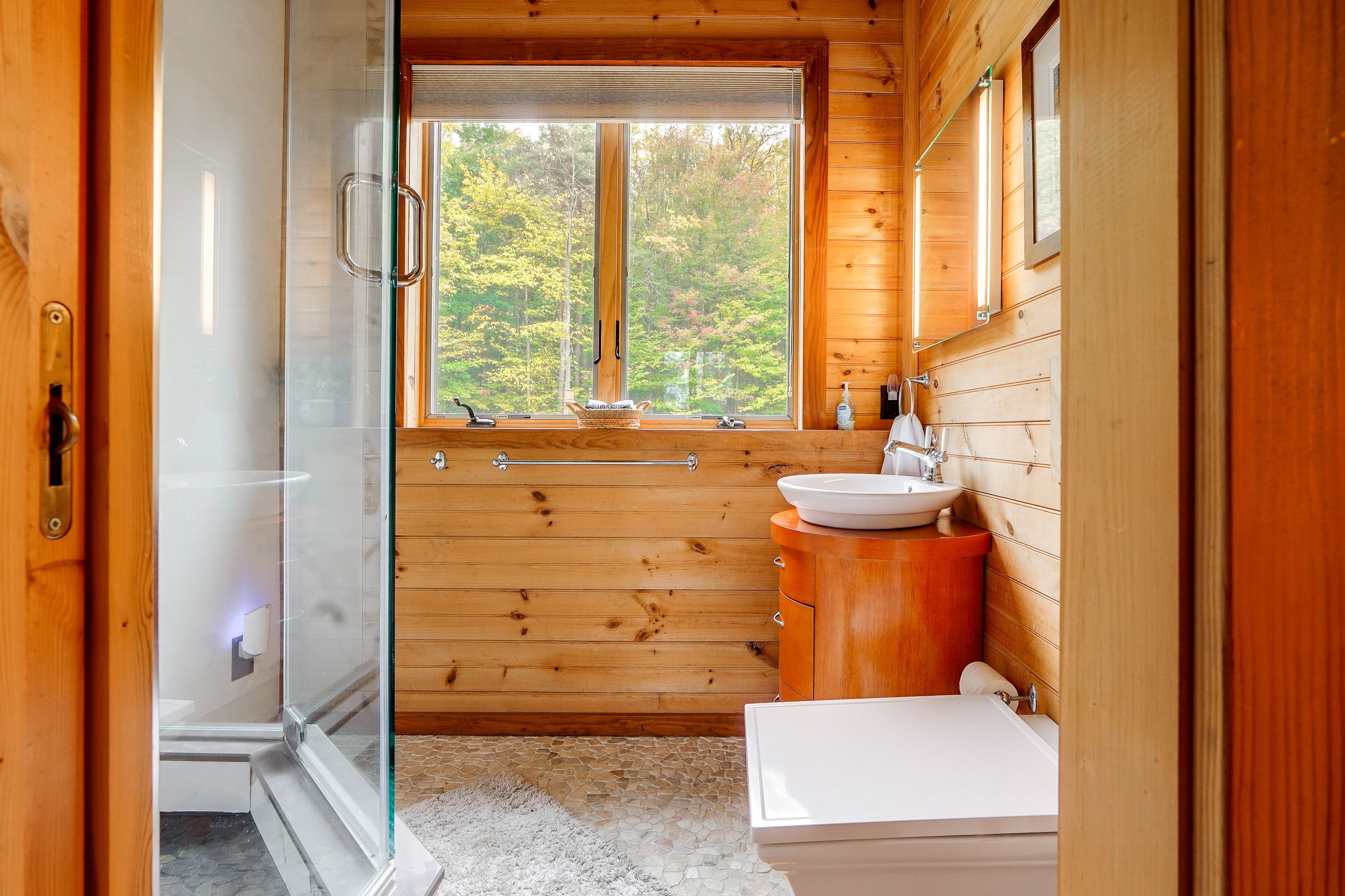 Full Bathroom | 2nd Floor