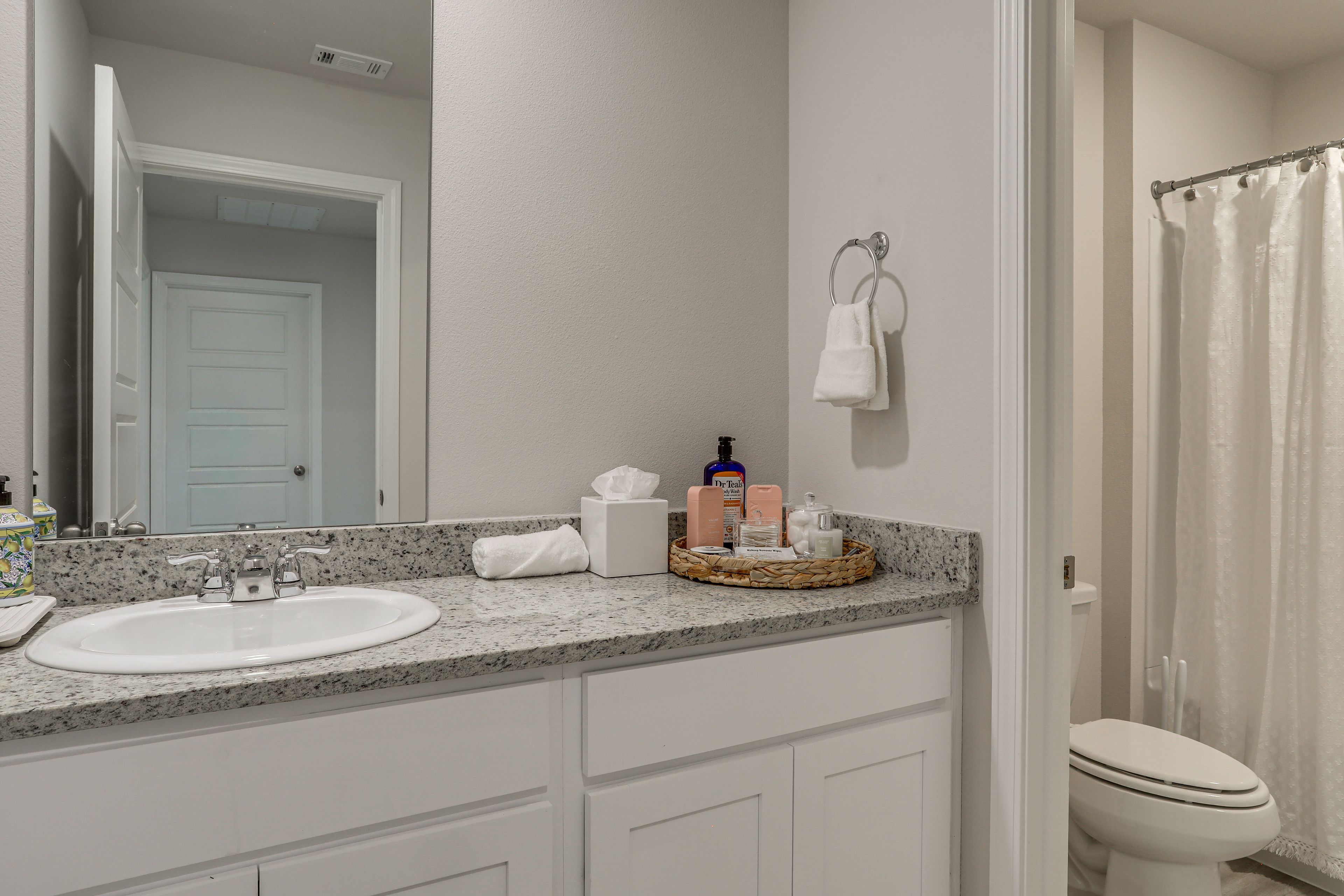 Full Bathroom | 2nd Floor