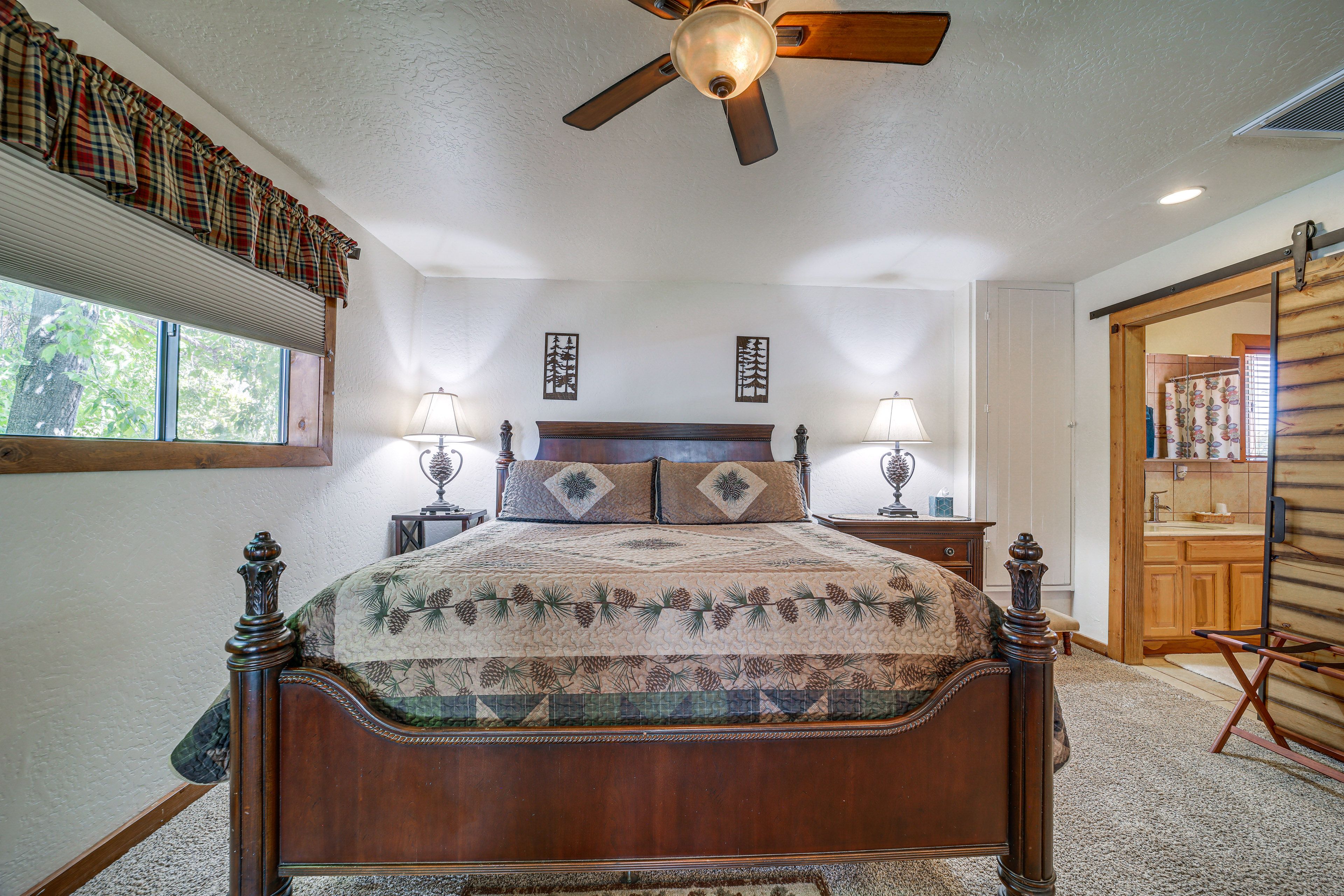 Studio | King Bed