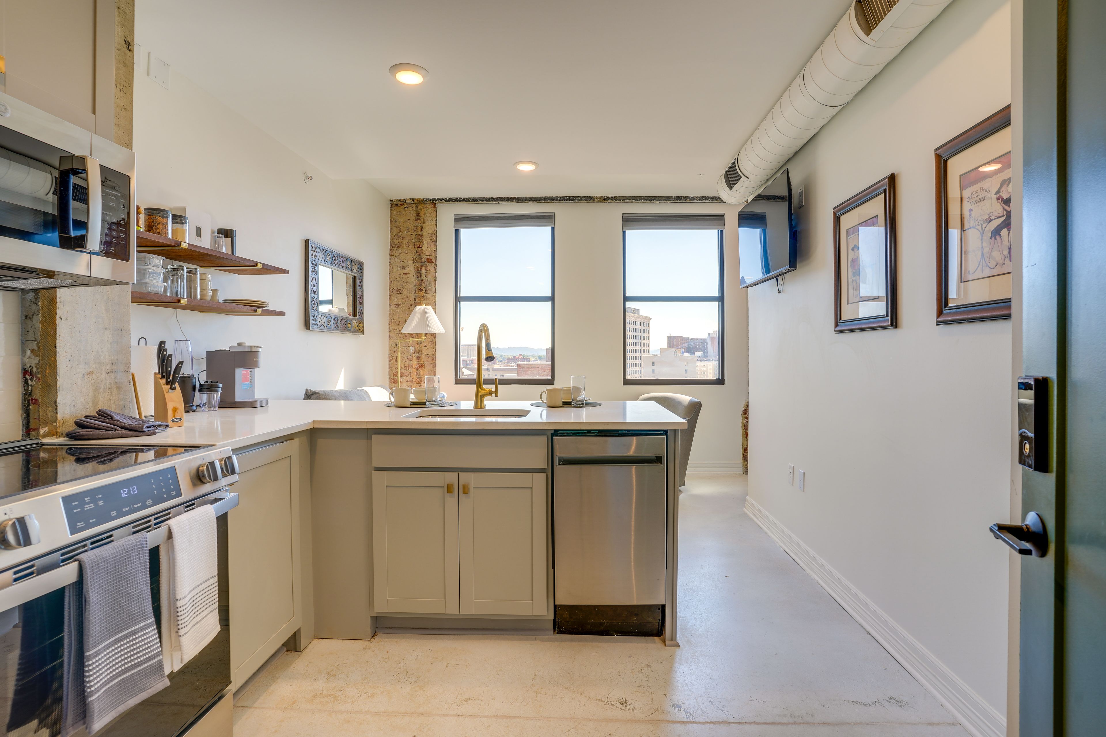 Full Kitchen
