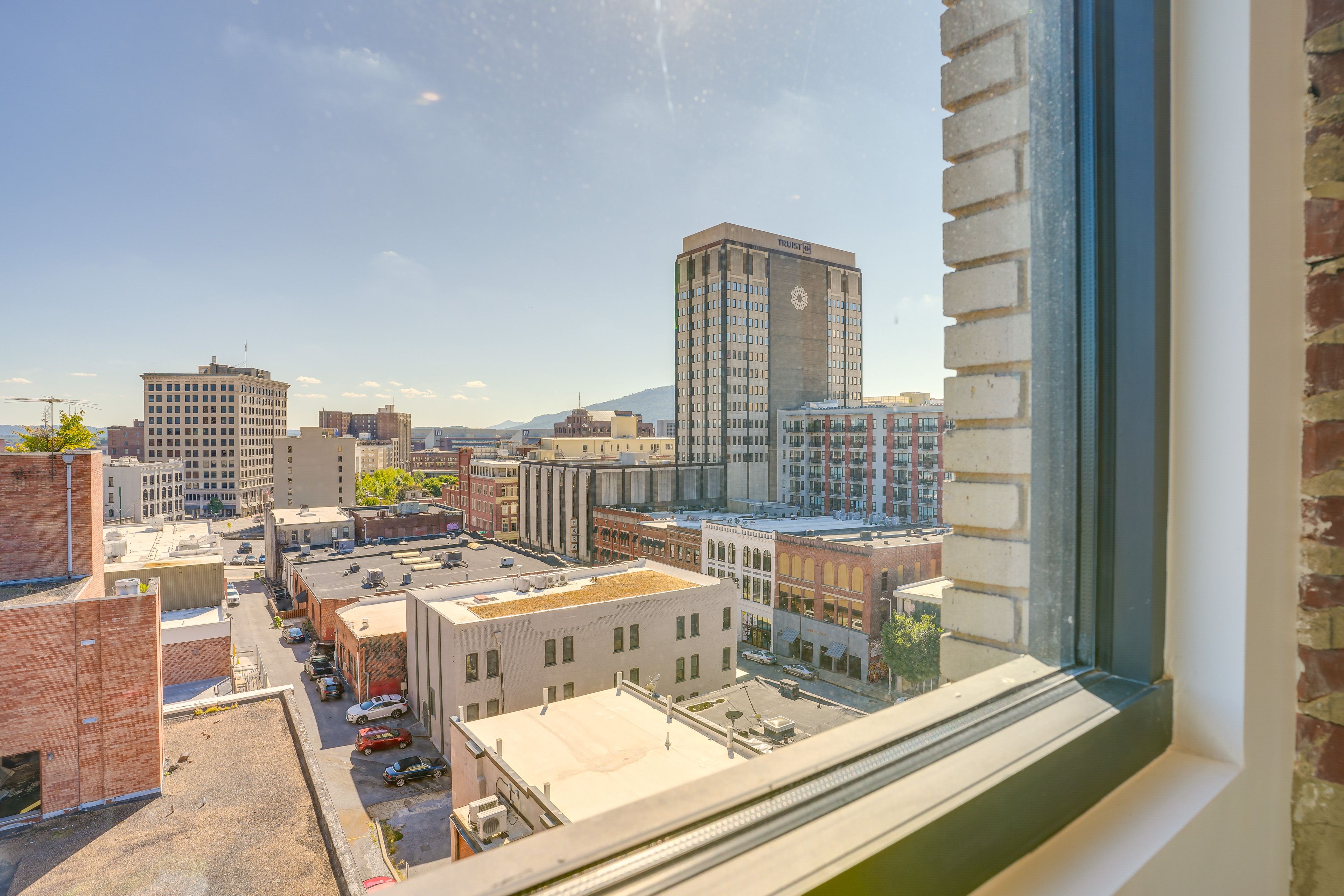 Chattanooga Vacation Rental | 1BR | 1BA | 400 Sq Ft | Step-Free Access