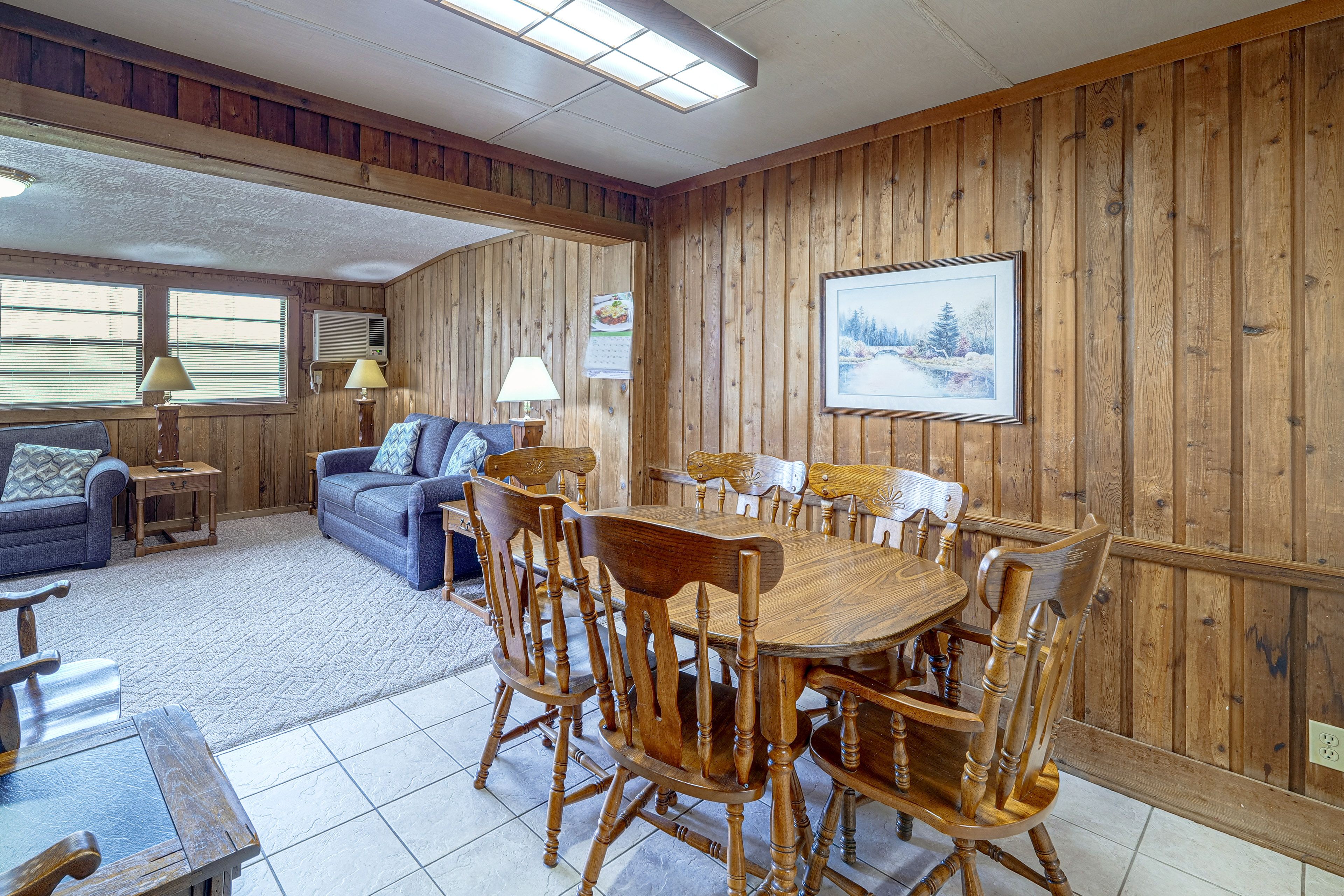 Dining Area | Dishes & Flatware Provided