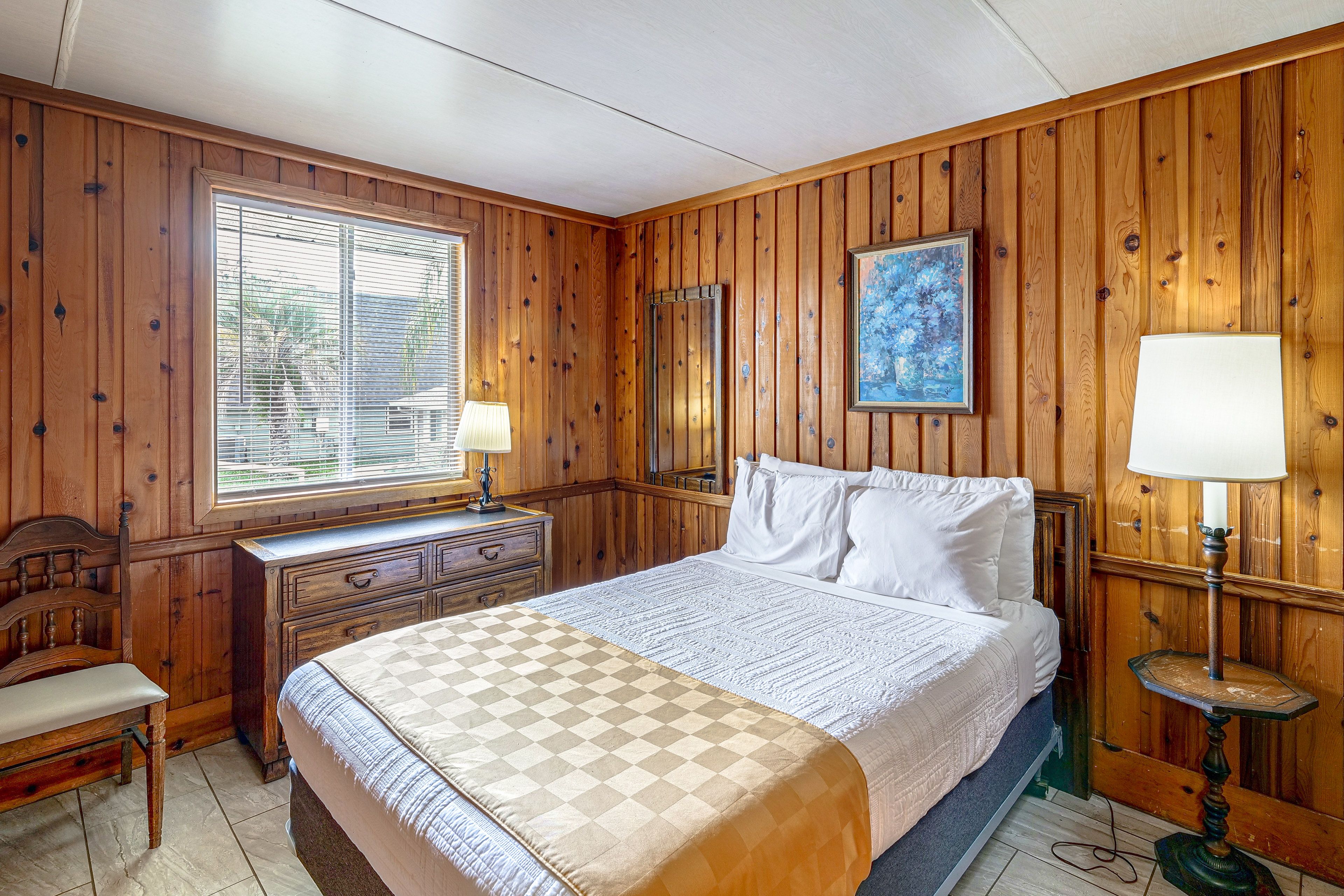 Bedroom | Full Bed