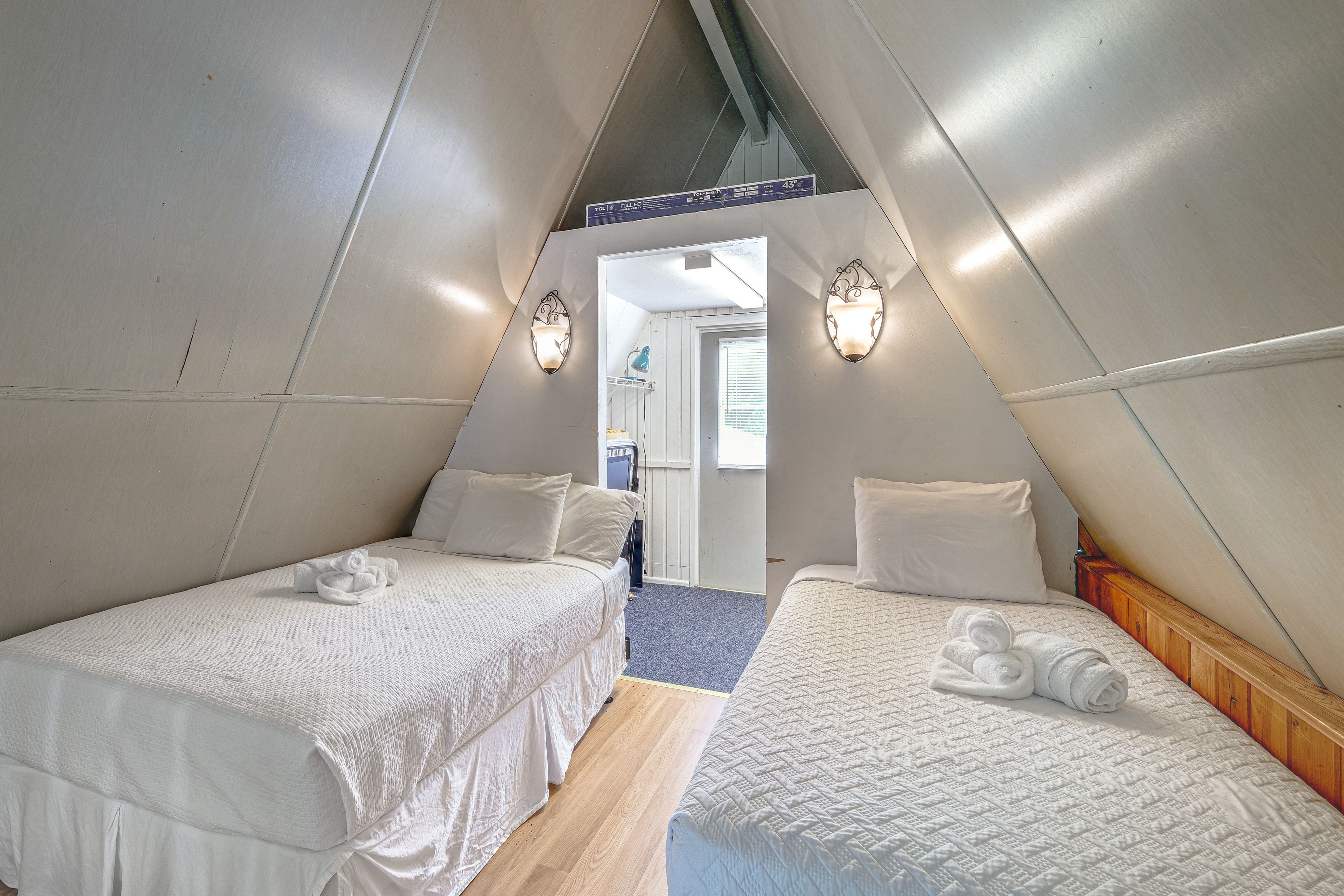 Bedroom | 2 Twin Beds | 2nd Floor