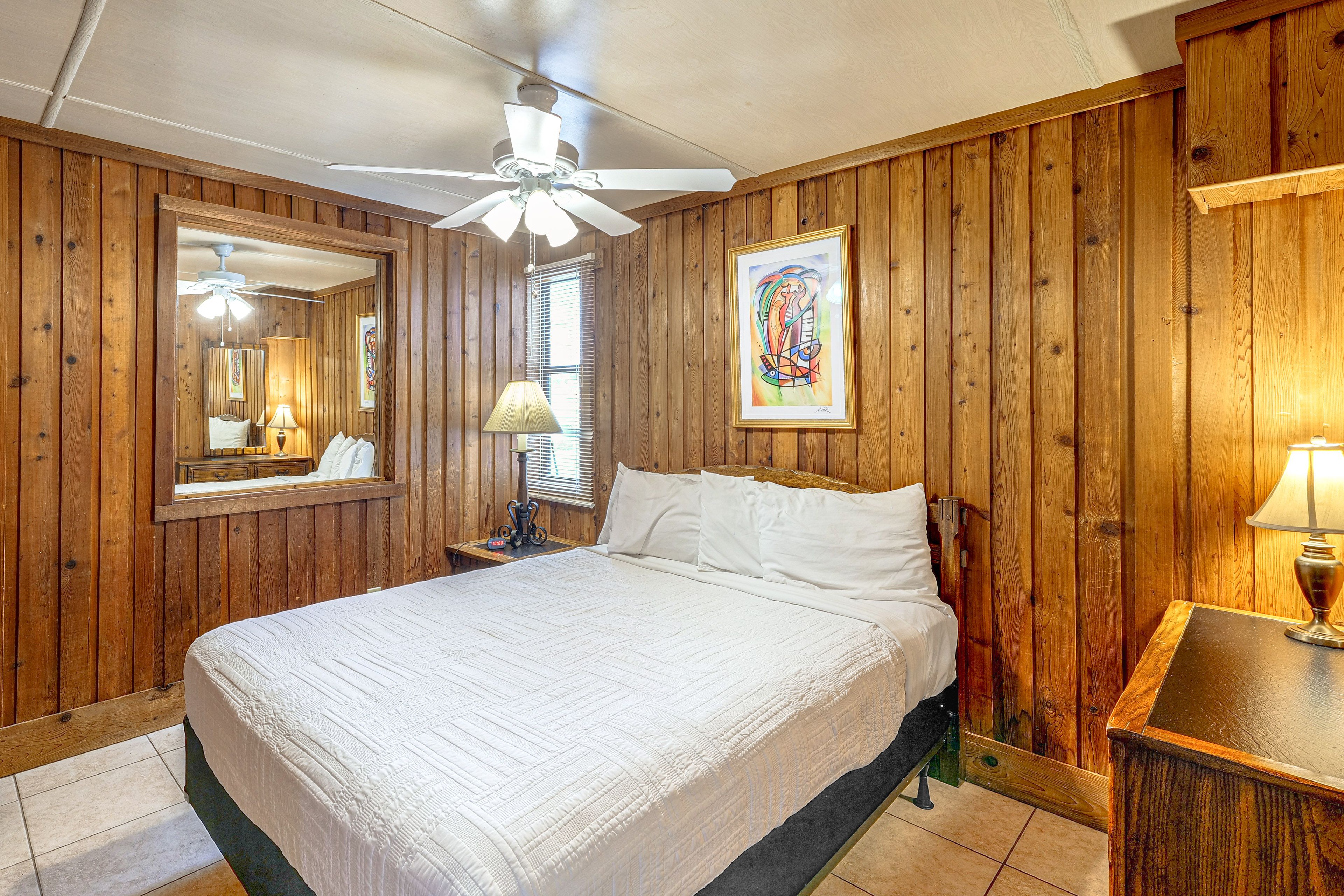 Bedroom | Full Bed