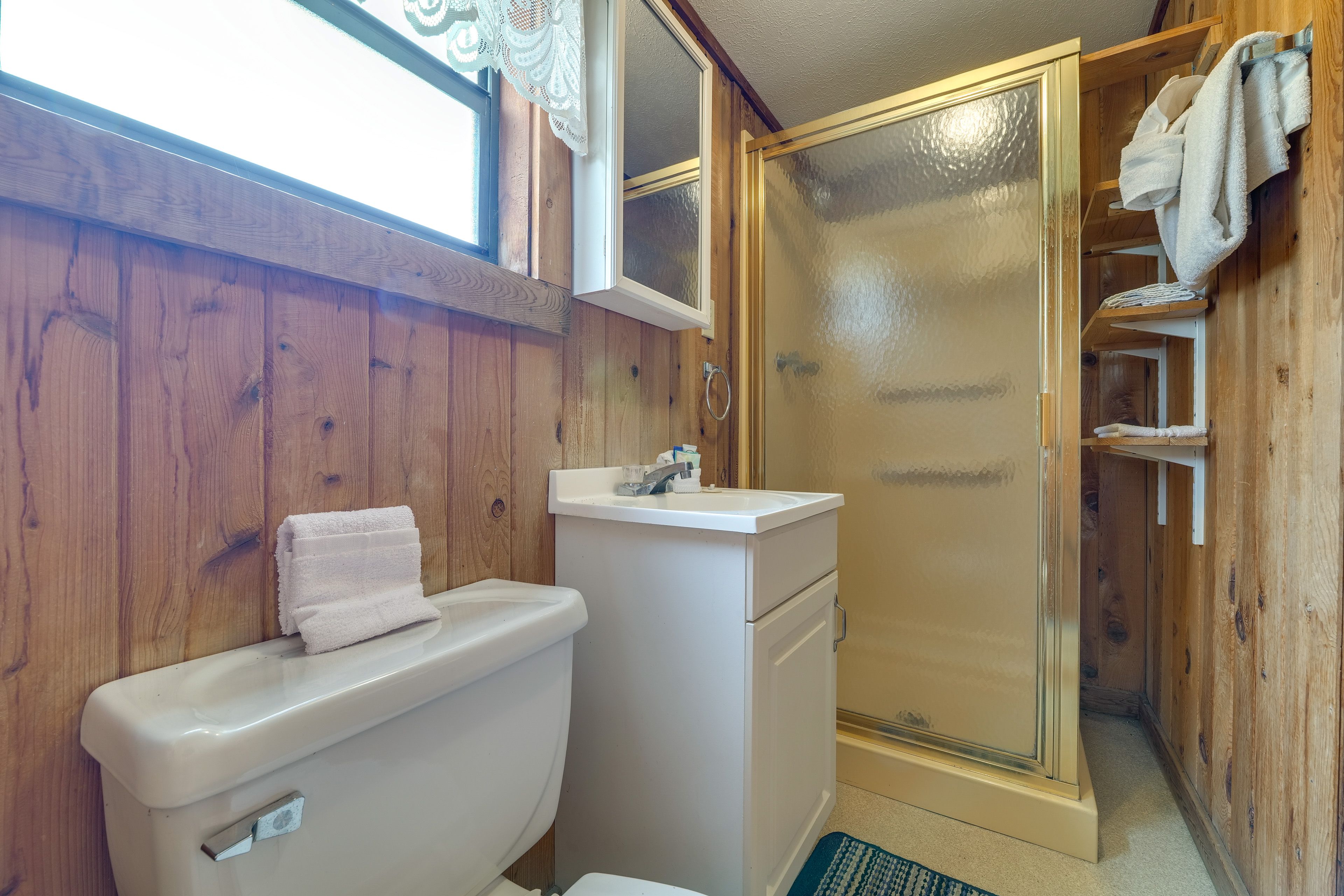 Full Bathroom