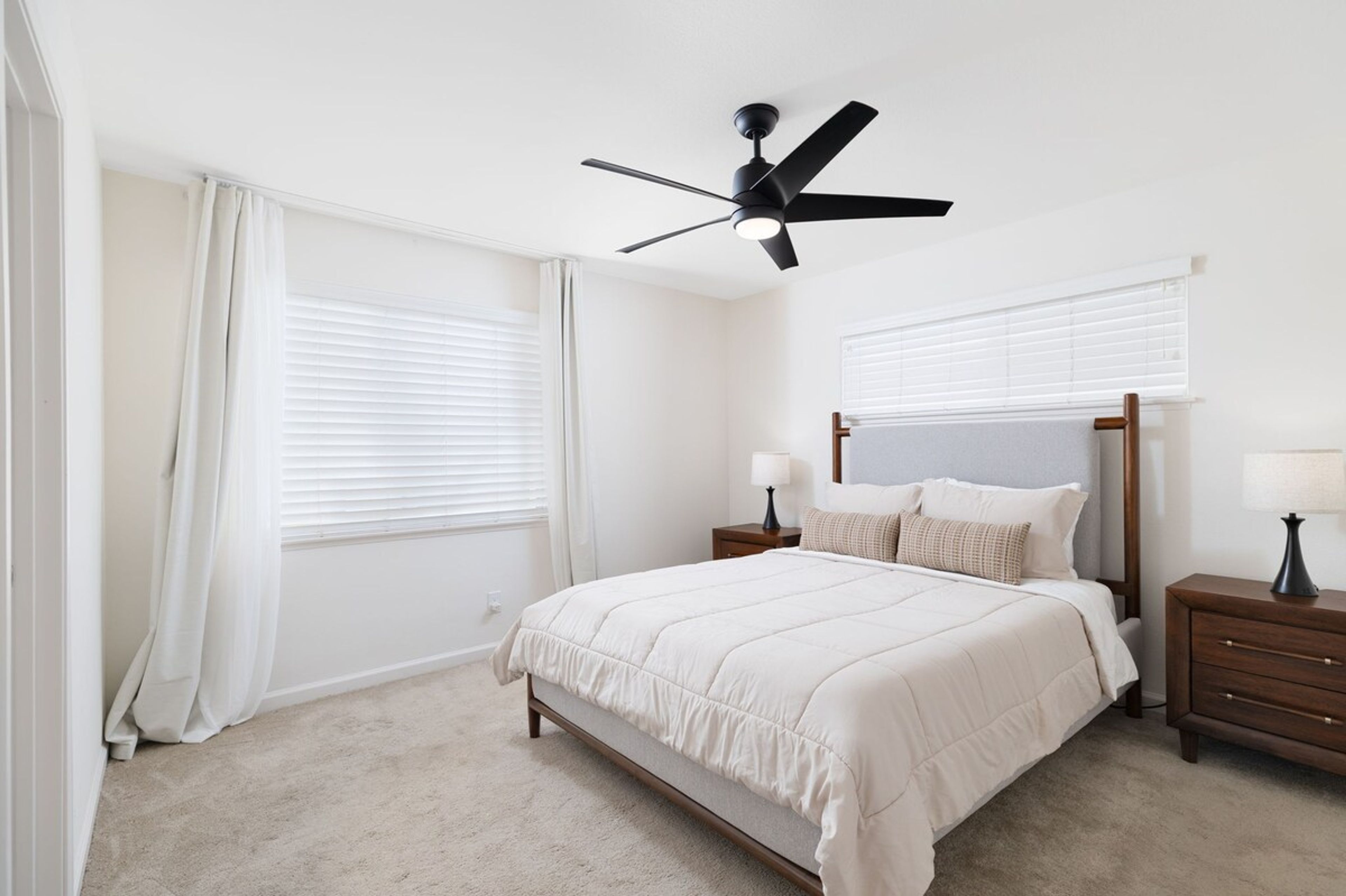 Bedroom 1 | Queen Bed