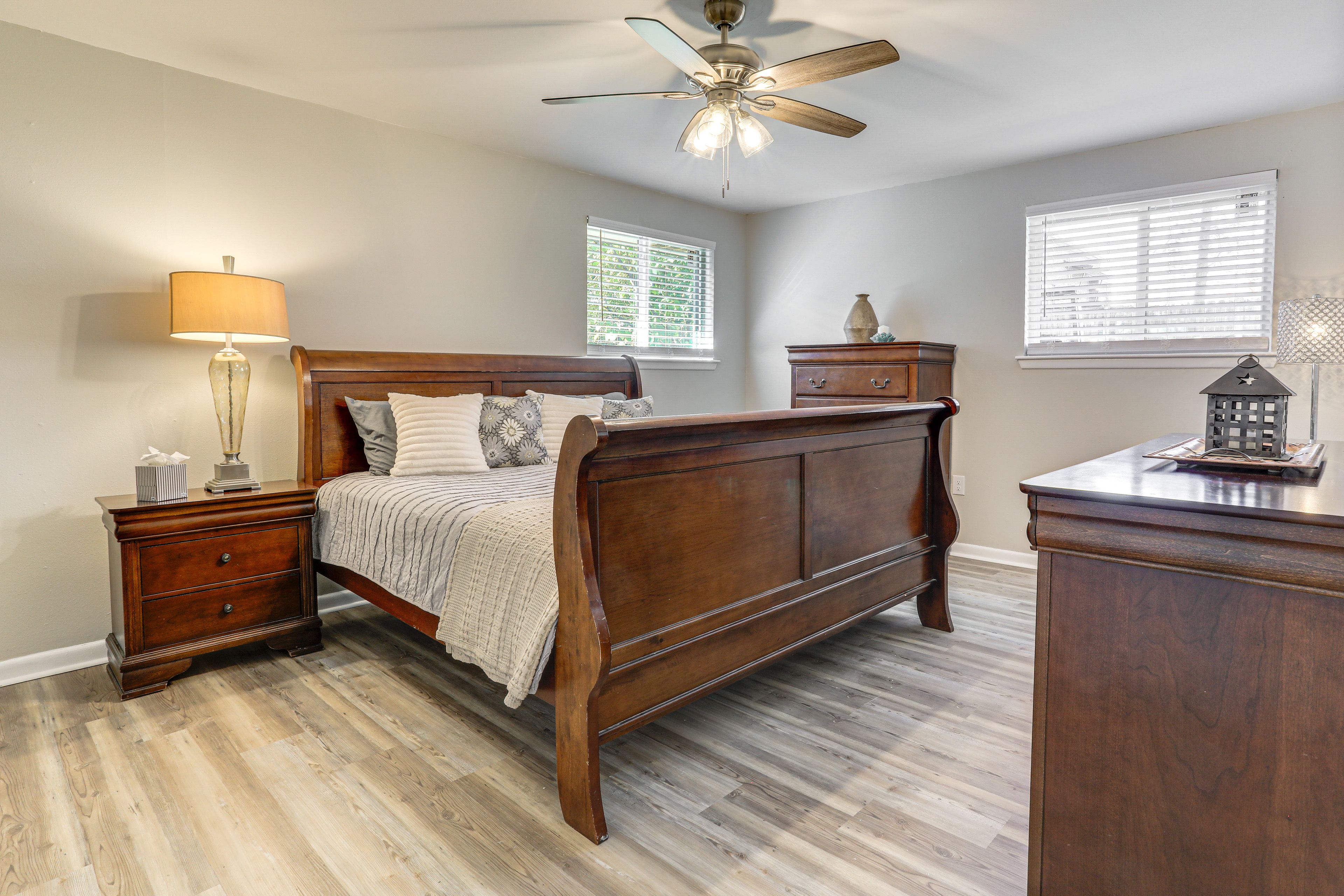 Bedroom 1 (Duplex 1) | King Bed