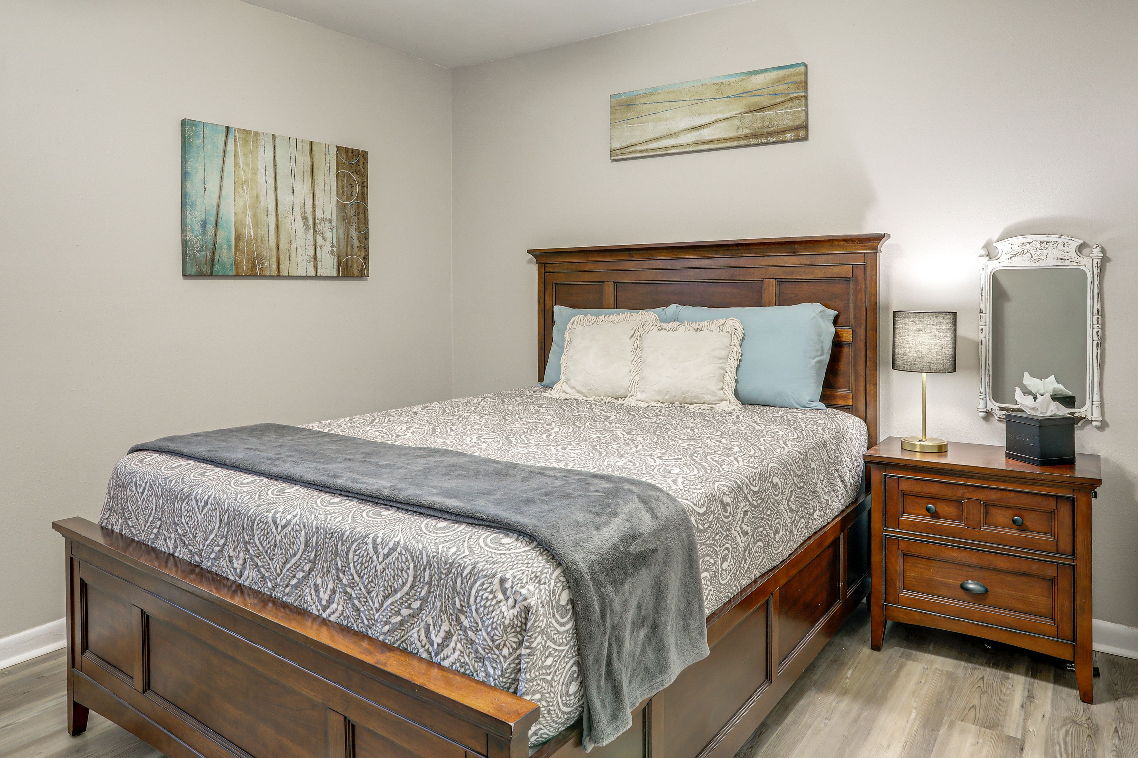 Bedroom 2 (Duplex 1) | Queen Bed