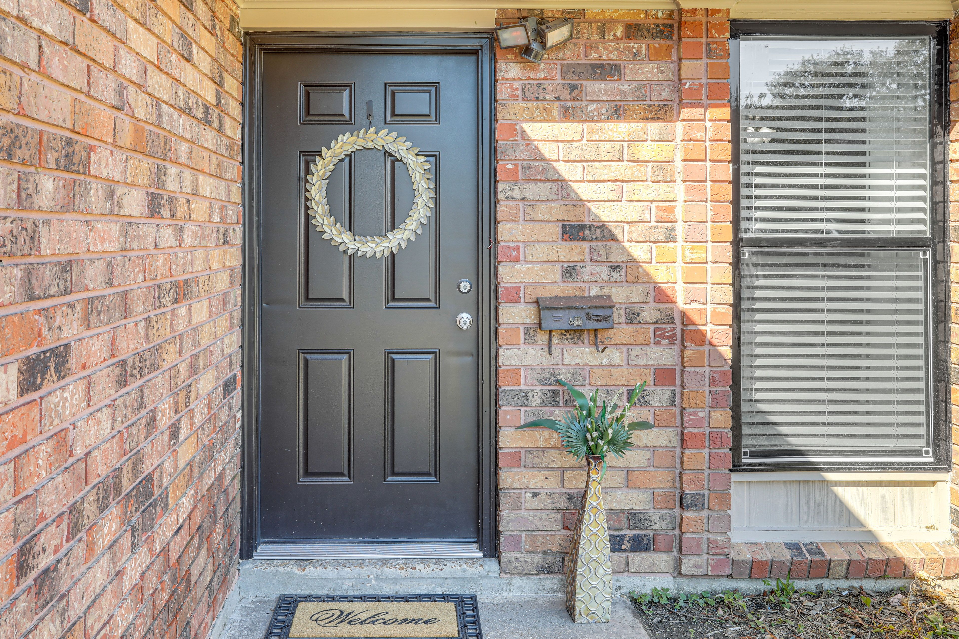Duplex 1 Entrance