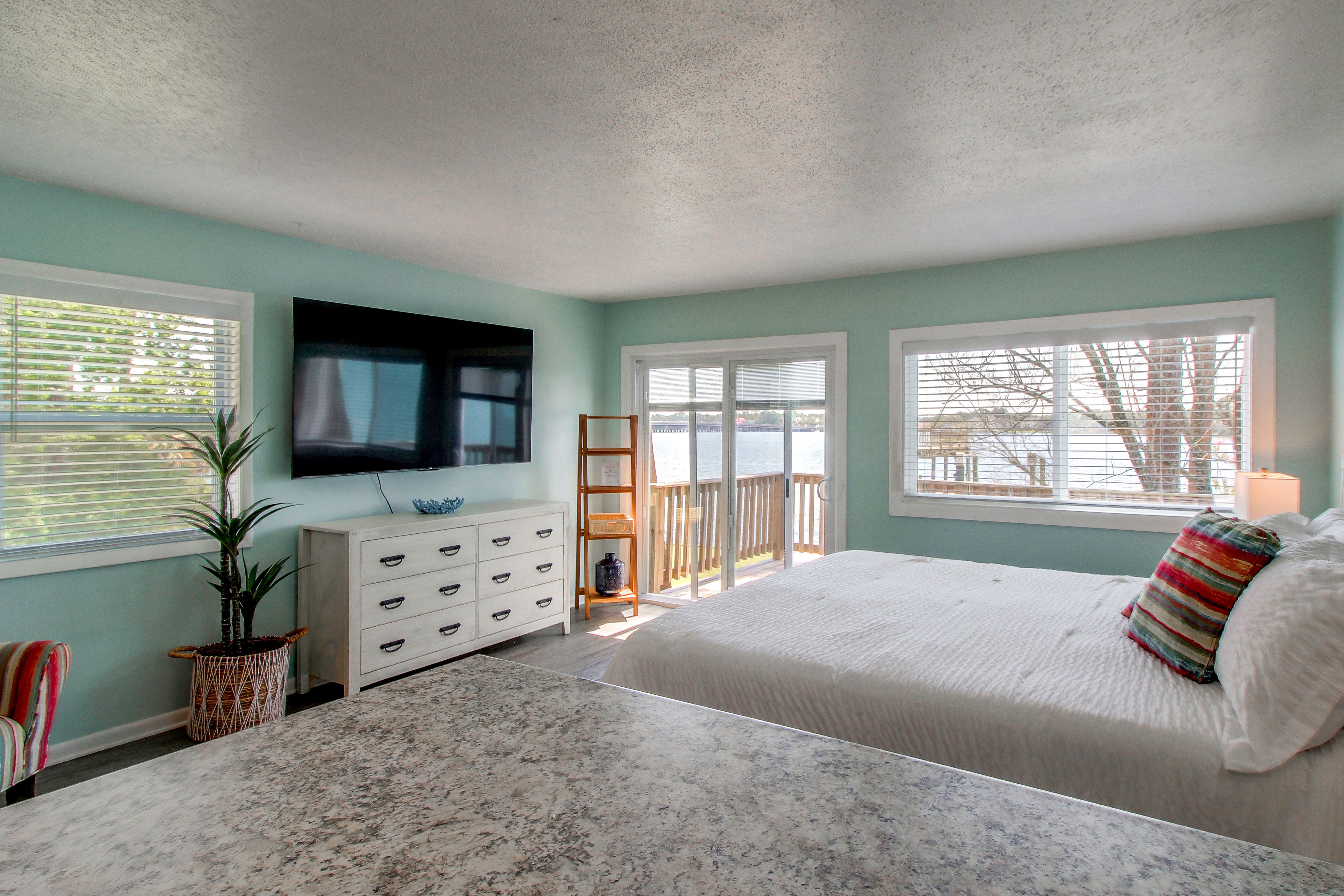 Bayview | Bedroom 1 | King Bed | Smart TV