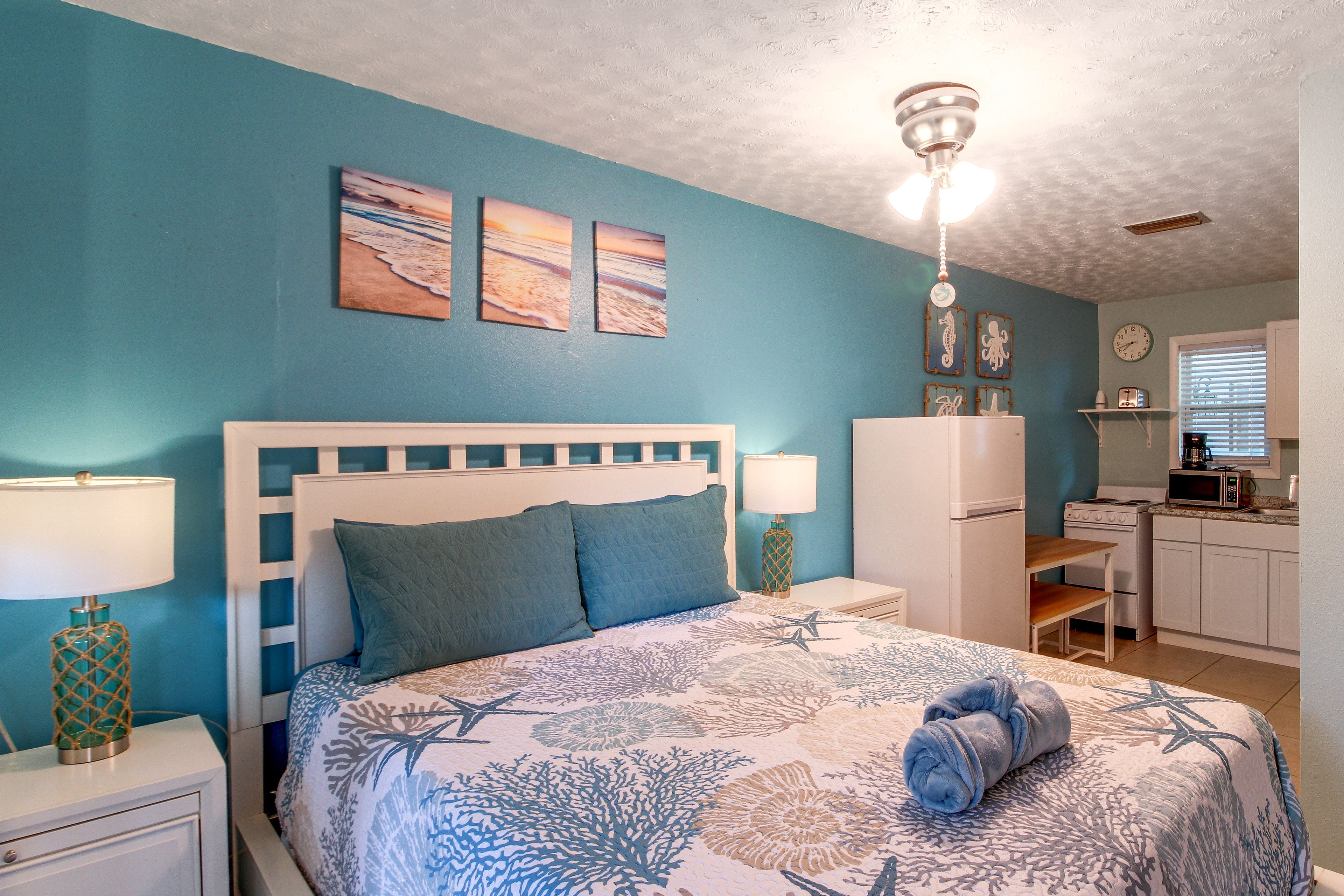 Port | Bedroom 6 | King Bed | Smart TV