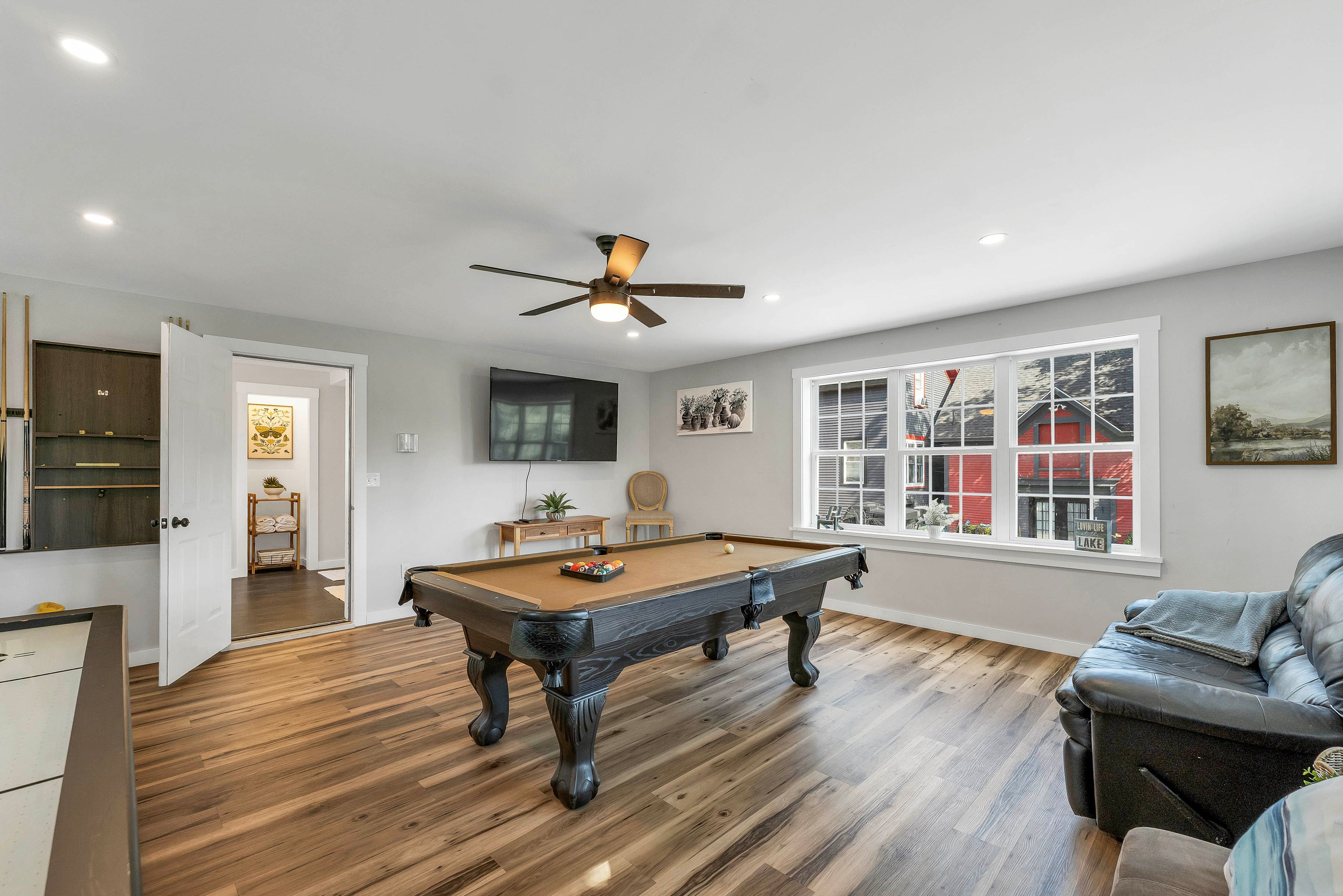 Game Room | Sleeper Sofa | Air Hockey Table | Pool Table | Smart TV