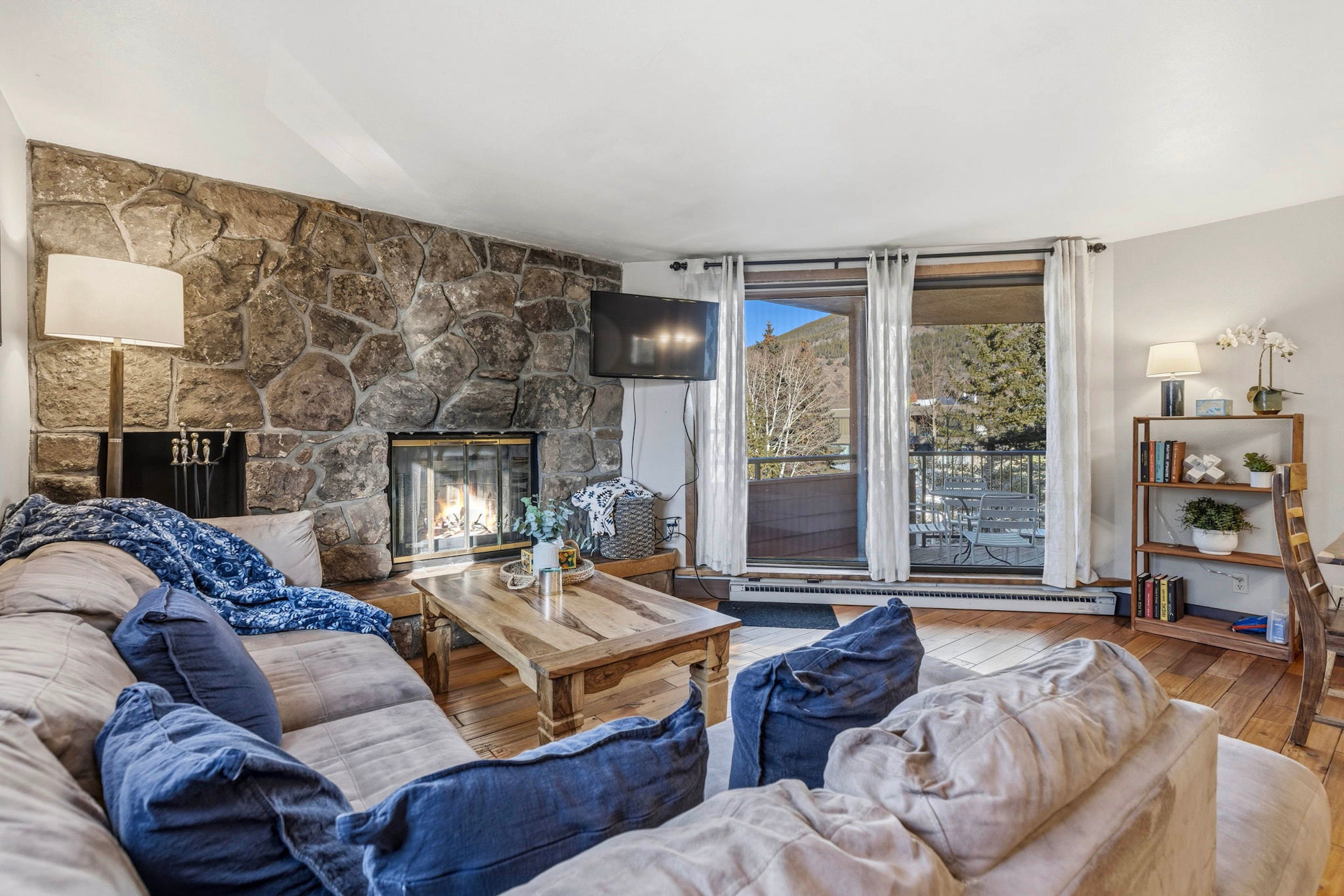 Dillon Vacation Rental | 2BR | 2BA | 1,007 Sq Ft | Stairs to Enter